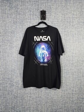 Hyper Space NASA Astronaut Graphic Tee Black Size 2XL